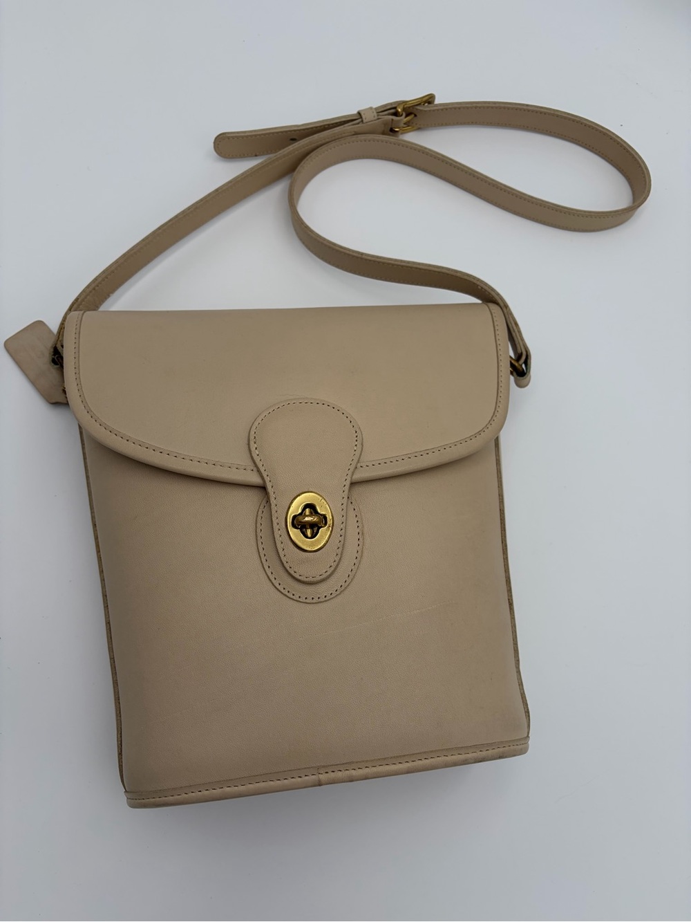 Vintage Coach 1994 Bradley Bucket 9936 Bone Leather Crossbody USA